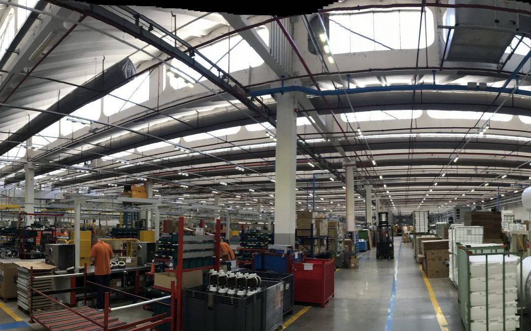 Plafoniere Per Lampioni Stradali : Illuminazione industriale a led lampade per capannoni